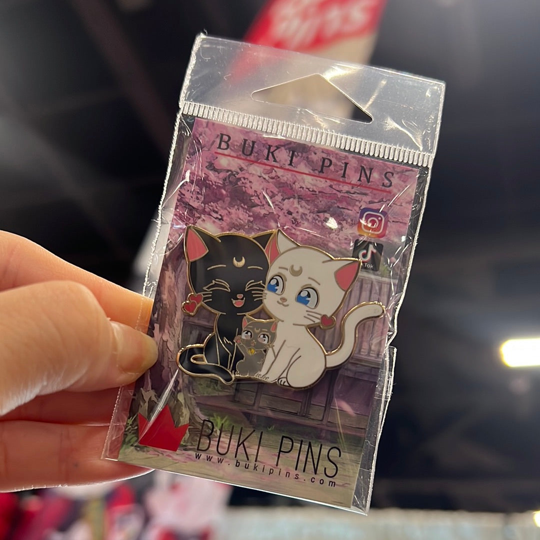 Neko Sailormoon Pins