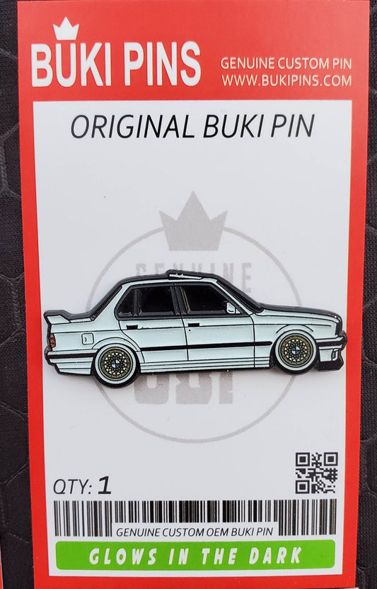 E30 BMW Sedan Pin