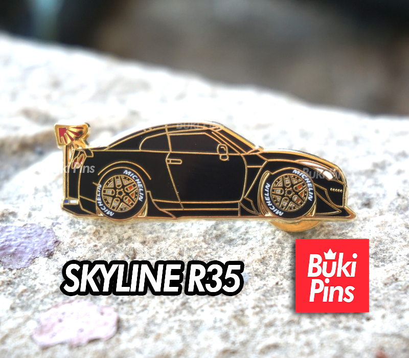 Skyline R35 Black gold Pin – Buki Pins