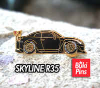 Skyline R35 Black gold Pin